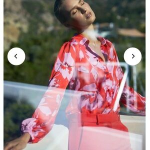 House of Harlow 1960 Floral Print
Long Sleeve Button-Up blouse Top Satin Pink